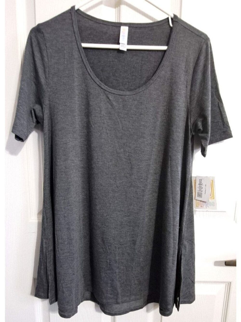 LuLaRoe XS Women's Gray Short Sleeve Perfect T Hi-Lo Hem Trapeze Style New